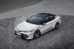 Toyota Camry S-Edition примерила спортивный костюм