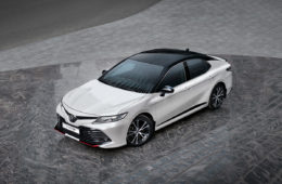 Toyota Camry S-Edition примерила спортивный костюм