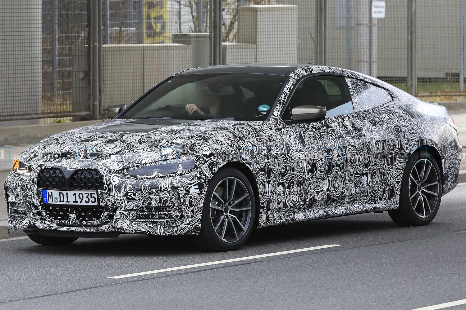 Новое поколение BMW четвёртой серии выходит на финальные испытания перед премьерой.