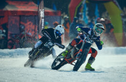 Шипы и лёд: в Москве стартует новый сезон мотокросса на льду