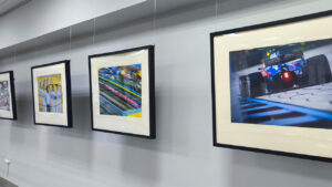 Выставка «В объективе – Формула 1» открылась на Сириус Автодроме.